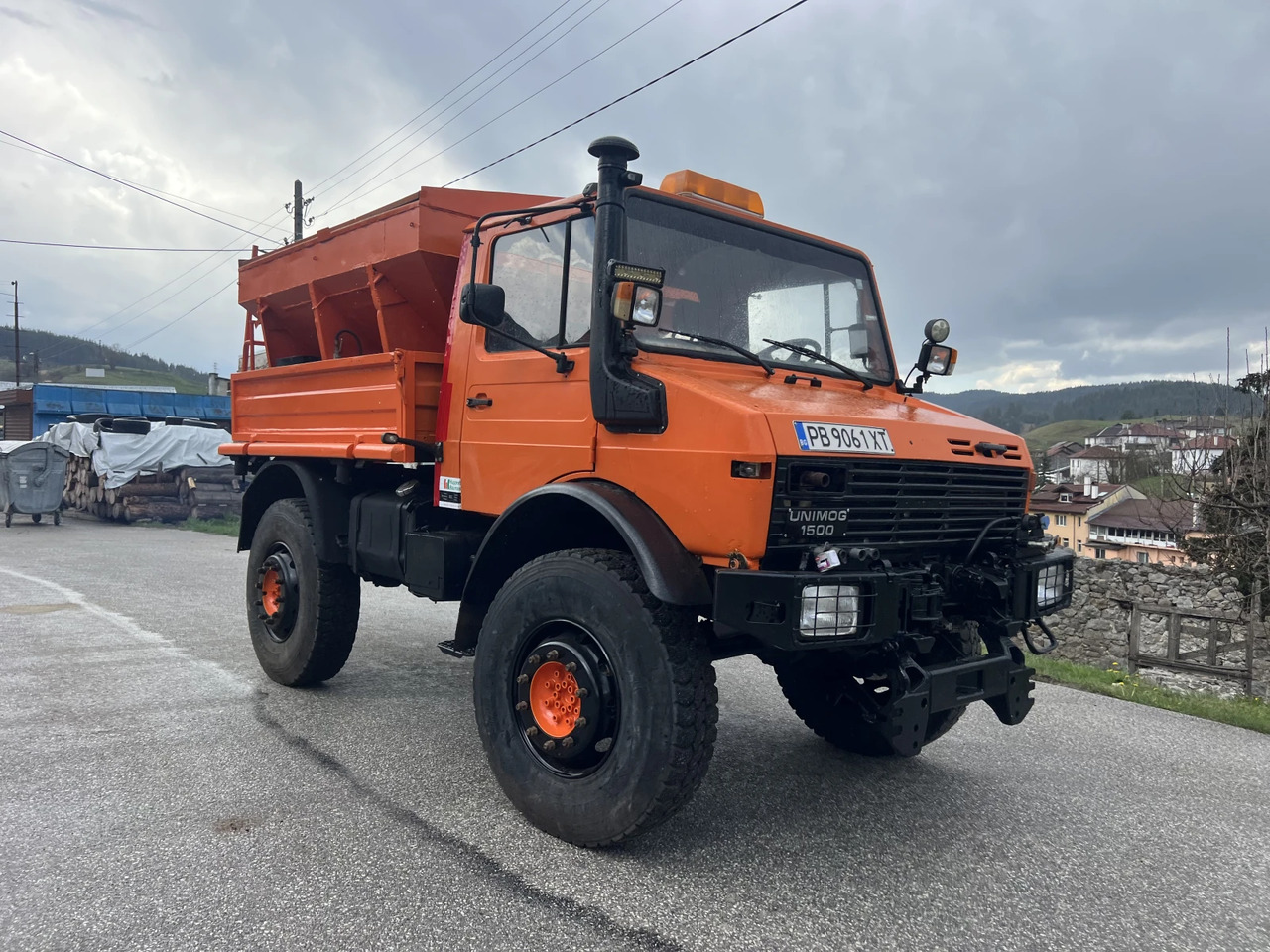 Mercedes-Benz UNIMOG U1500, 4х4, Самосвал - Снегорин: снимка 1 Mercedes-Benz UNIMOG U1500, 4х4, Самосвал - Снегорин: снимка 1