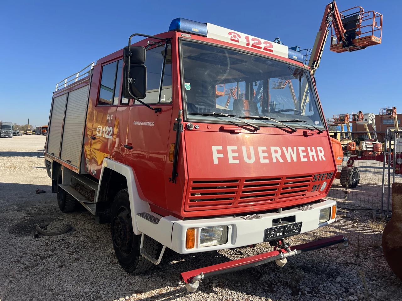 Steyr 791 4х4, 27000 км.Водоноска, FEUERWEHR, - Пожарна кола: снимка 1 Steyr 791 4х4, 27000 км.Водоноска, FEUERWEHR, - Пожарна кола: снимка 1