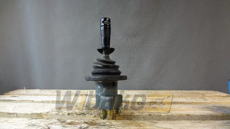 Case 1088 P4743324M - Хидравличен клапан за Строителна техника: снимка 1 Case 1088 P4743324M - Хидравличен клапан за Строителна техника: снимка 1