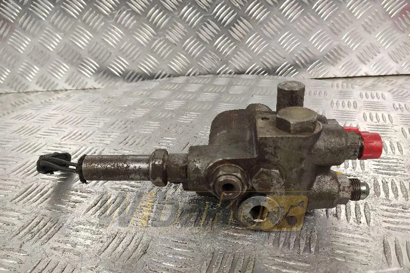 Case 921C - Хидравличен клапан за Строителна техника: снимка 1 Case 921C - Хидравличен клапан за Строителна техника: снимка 1