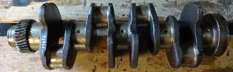 Cummins 3.9 - Колянов вал за Строителна техника: снимка 1 Cummins 3.9 - Колянов вал за Строителна техника: снимка 1