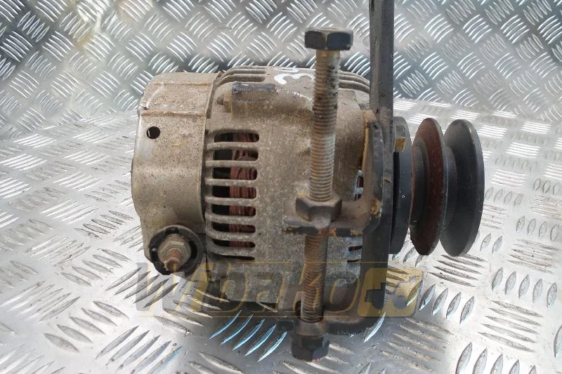 Denso QSB3.3 600-861-6510/C6008611611 - Алтернатор за Строителна техника: снимка 1 Denso QSB3.3 600-861-6510/C6008611611 - Алтернатор за Строителна техника: снимка 1