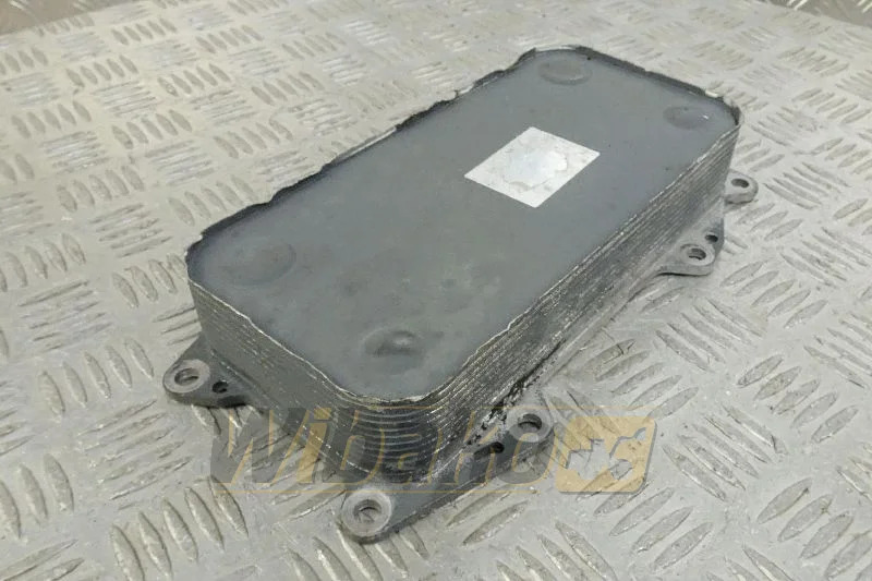 Deutz 04254426 - Маслен охладител за Строителна техника: снимка 1 Deutz 04254426 - Маслен охладител за Строителна техника: снимка 1