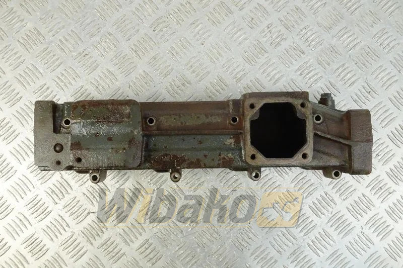 Deutz 04501129 - Всмукателен колектор за Строителна техника: снимка 1 Deutz 04501129 - Всмукателен колектор за Строителна техника: снимка 1