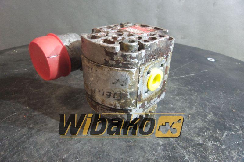Gear pump Poclain 80970737 0943593 - Хидравлична помпа за Строителна техника: снимка 1 Gear pump Poclain 80970737 0943593 - Хидравлична помпа за Строителна техника: снимка 1