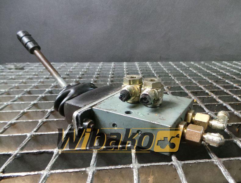 Joystick Rexroth Sigma 1X2TH6L06-10/1N - Кабина и интериор за Строителна техника: снимка 1 Joystick Rexroth Sigma 1X2TH6L06-10/1N - Кабина и интериор за Строителна техника: снимка 1