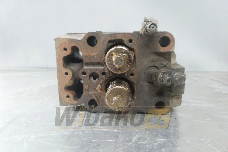 Volvo TD103 - Глава на блока за Строителна техника: снимка 1 Volvo TD103 - Глава на блока за Строителна техника: снимка 1