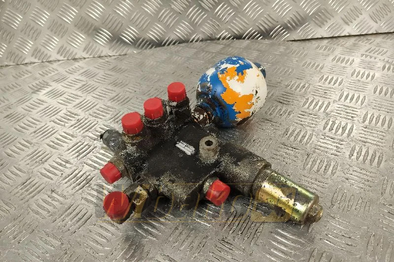 Wabco 4773970140 - Хидравличен клапан за Строителна техника: снимка 1 Wabco 4773970140 - Хидравличен клапан за Строителна техника: снимка 1