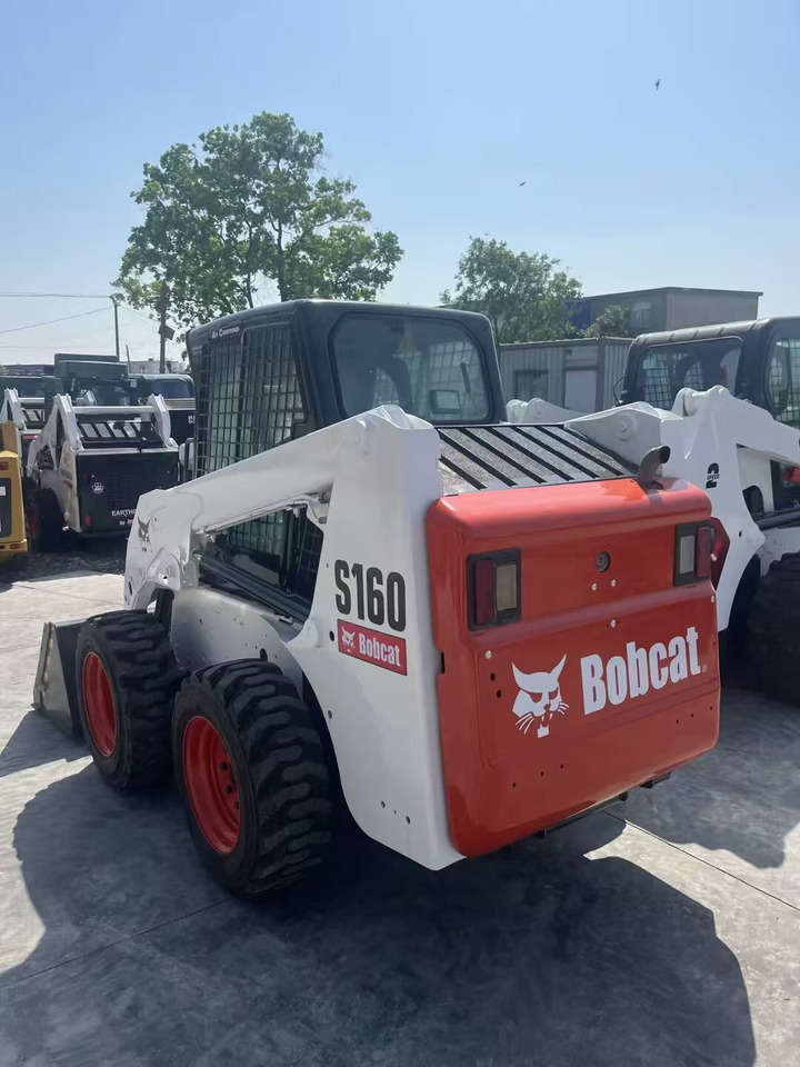 BOBCAT S160 - Мини челен товарач: снимка 5 BOBCAT S160 - Мини челен товарач: снимка 5