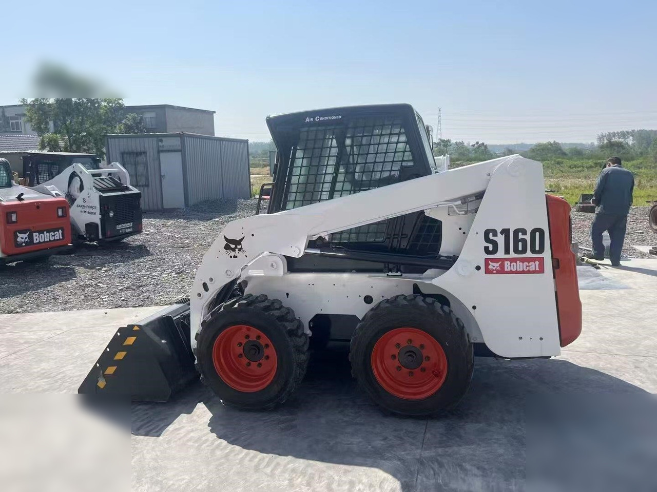 BOBCAT S160 - Мини челен товарач: снимка 3 BOBCAT S160 - Мини челен товарач: снимка 3