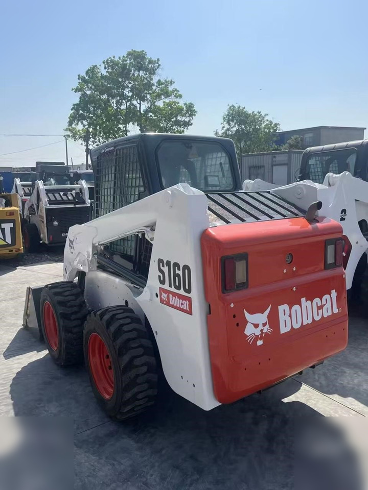 BOBCAT S160 - Мини челен товарач: снимка 2 BOBCAT S160 - Мини челен товарач: снимка 2