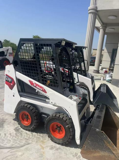 BOBCAT S70 - Мини челен товарач: снимка 5 BOBCAT S70 - Мини челен товарач: снимка 5