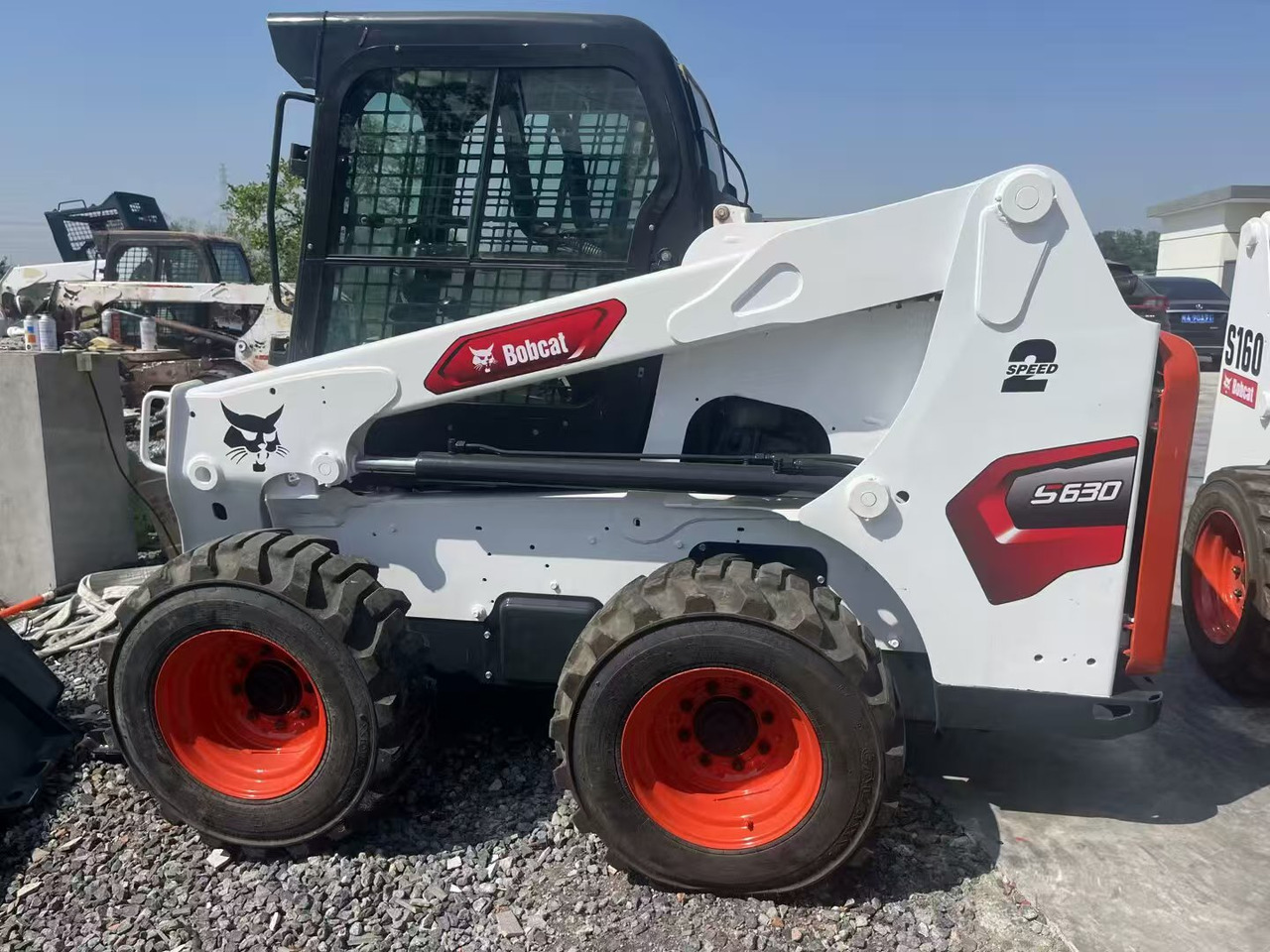 BOBCAT s630 - Мини челен товарач: снимка 2 BOBCAT s630 - Мини челен товарач: снимка 2
