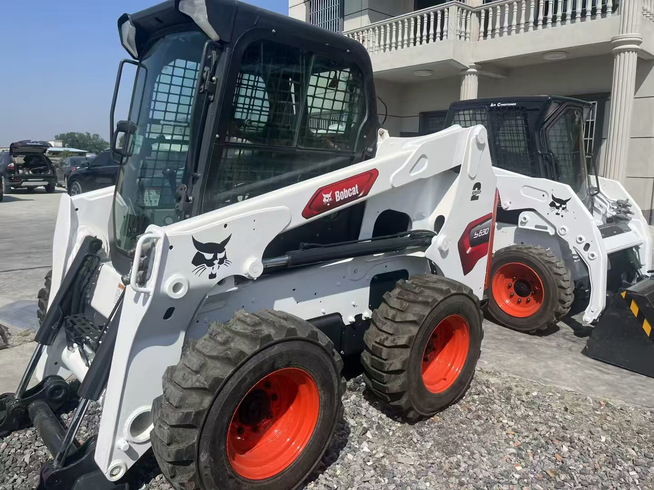 BOBCAT s630 - Мини челен товарач: снимка 1 BOBCAT s630 - Мини челен товарач: снимка 1