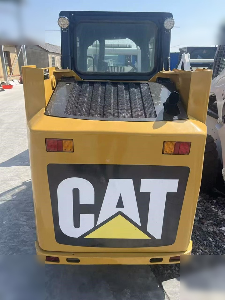 CATERPILLAR 226B3 - Мини челен товарач: снимка 5 CATERPILLAR 226B3 - Мини челен товарач: снимка 5