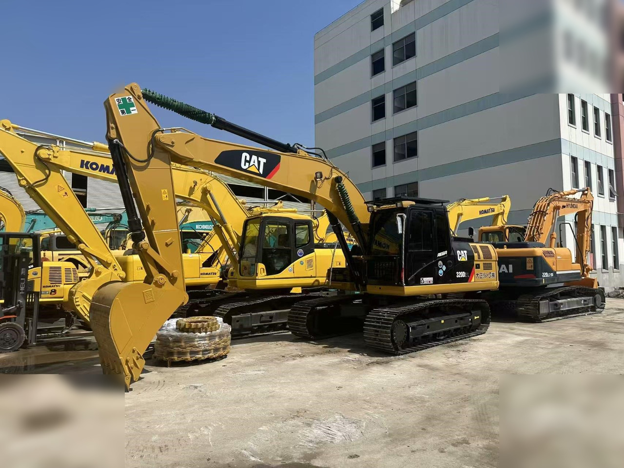 CATERPILLAR 320D2L - Верижен багер: снимка 4 CATERPILLAR 320D2L - Верижен багер: снимка 4