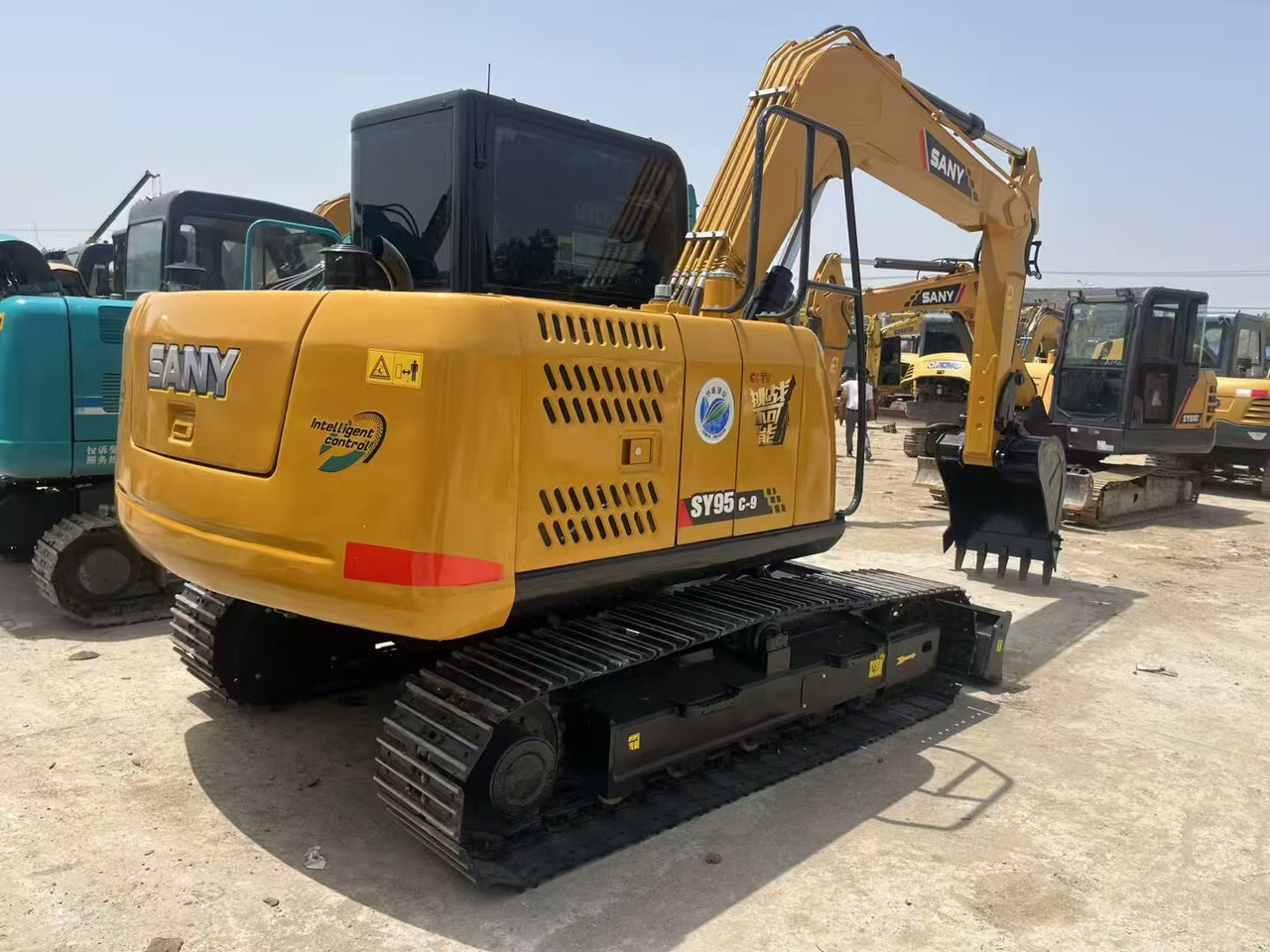 CATERPILLAR 323D2L - Верижен багер: снимка 1 CATERPILLAR 323D2L - Верижен багер: снимка 1