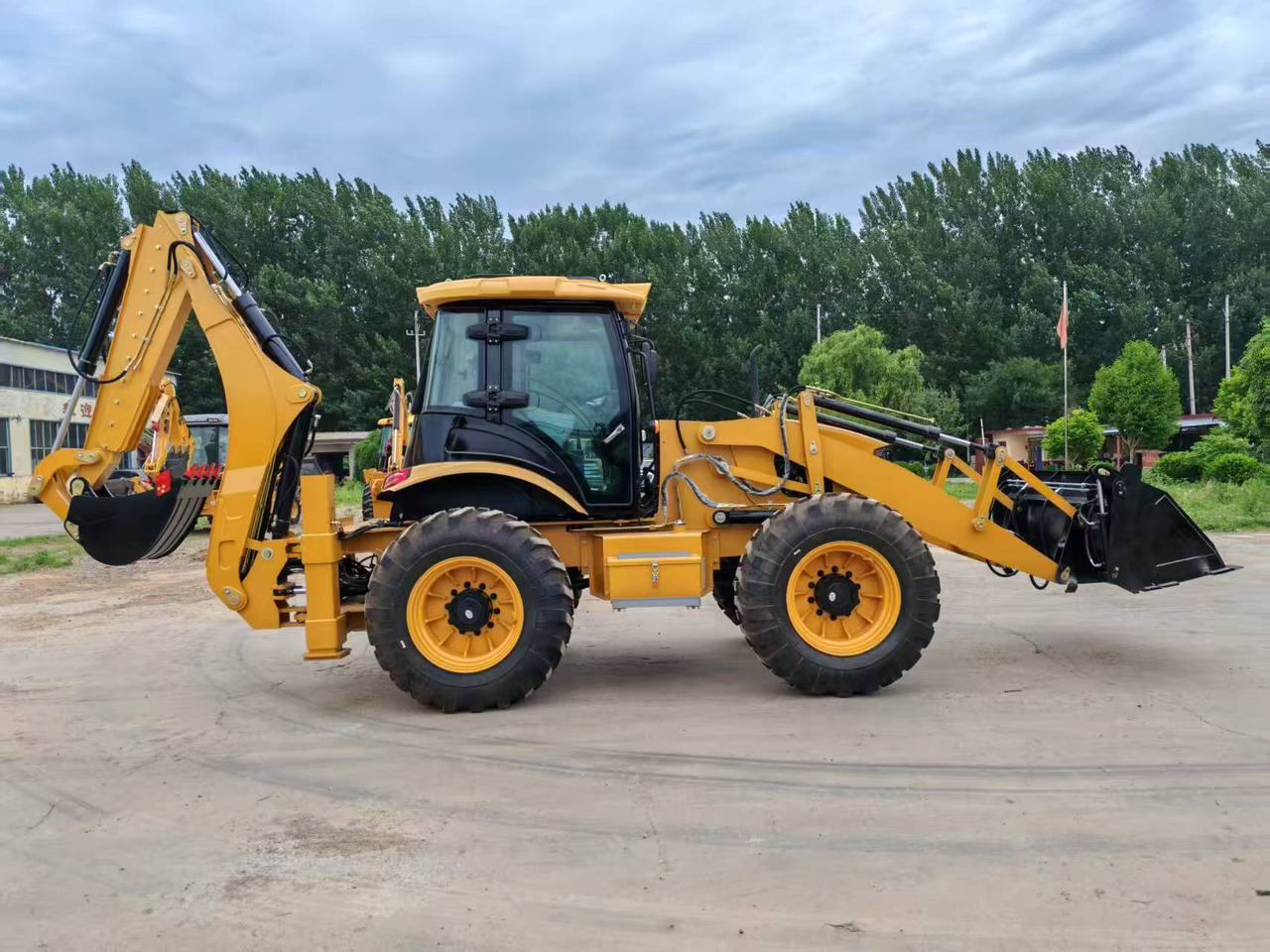CATERPILLAR 4CX - Багер-товарач: снимка 2 CATERPILLAR 4CX - Багер-товарач: снимка 2