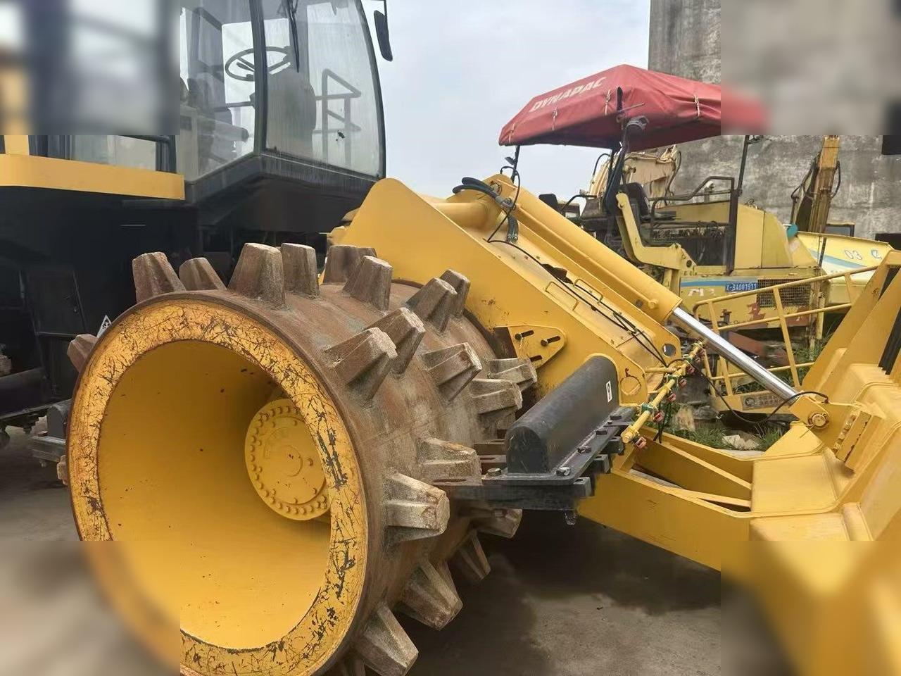 CATERPILLAR 816A - Компактор: снимка 2 CATERPILLAR 816A - Компактор: снимка 2