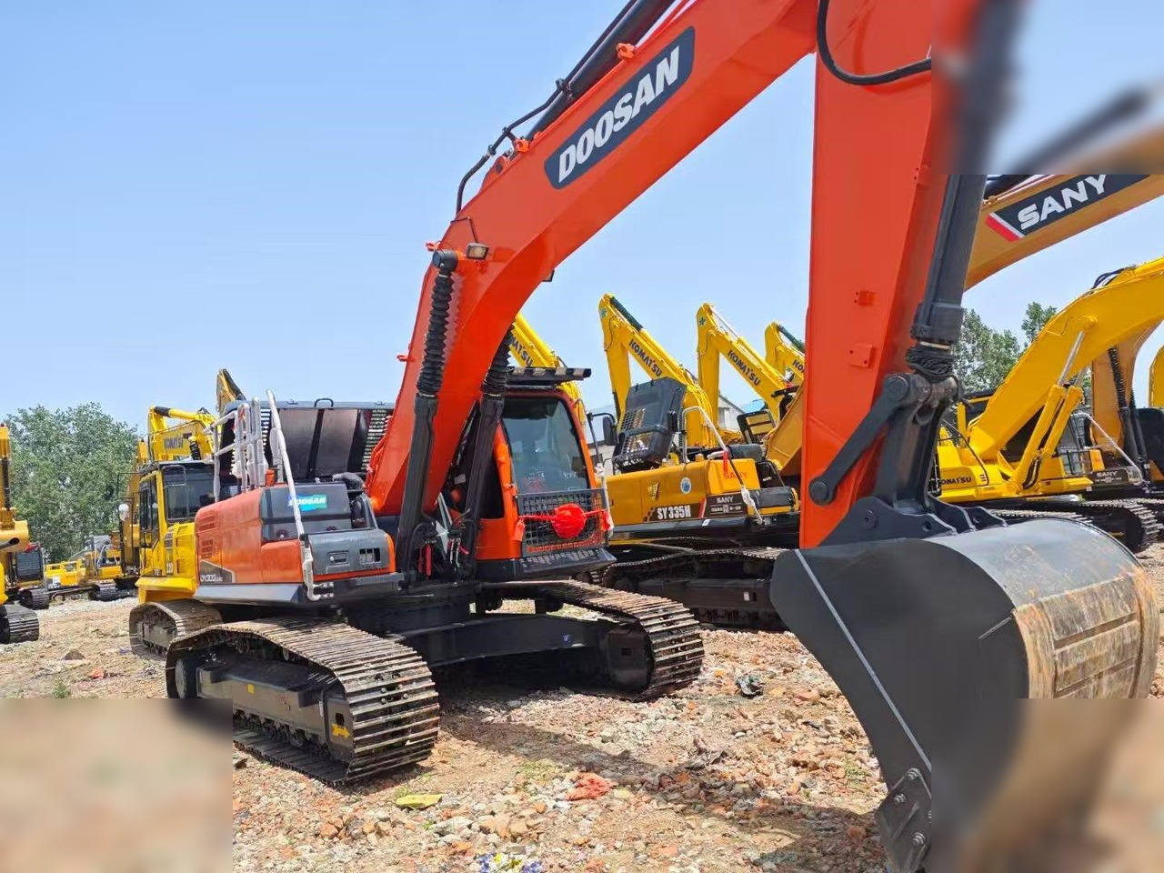 DOOSAN DX300 LC - Верижен багер: снимка 2 DOOSAN DX300 LC - Верижен багер: снимка 2