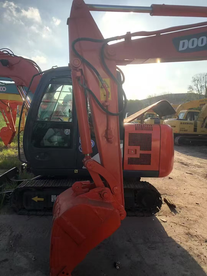 DOOSAN DX55-9C - Верижен багер: снимка 4 DOOSAN DX55-9C - Верижен багер: снимка 4