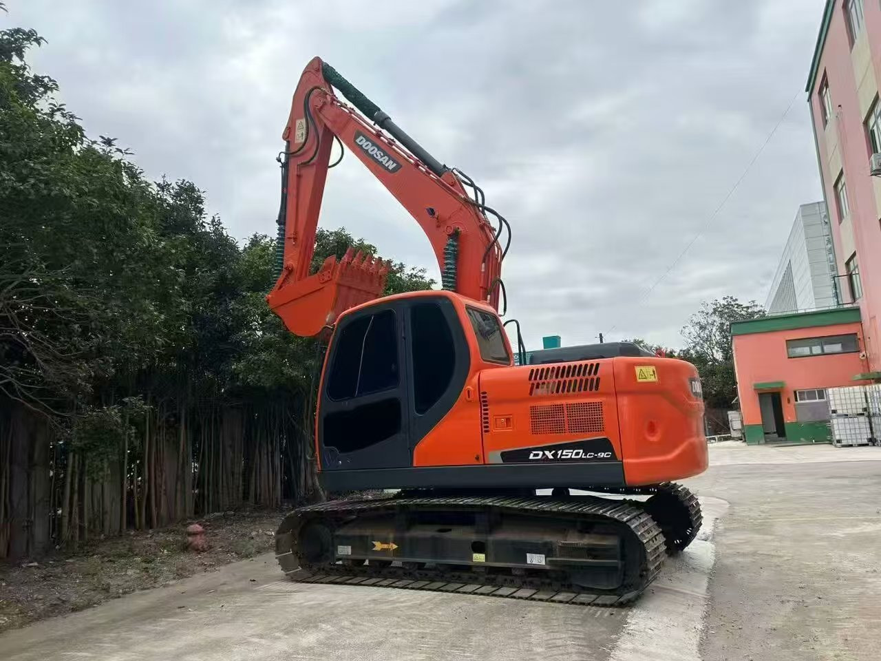 Doosan DX150 - Верижен багер: снимка 5 Doosan DX150 - Верижен багер: снимка 5