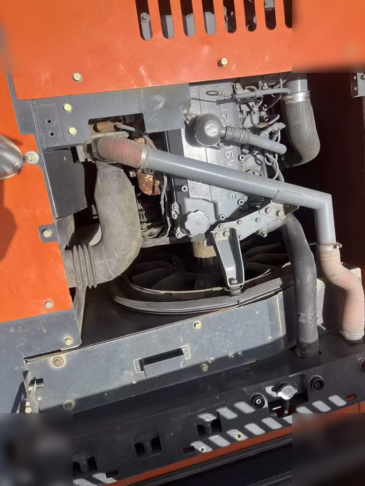 HITACHI ZX200 - Верижен багер: снимка 3 HITACHI ZX200 - Верижен багер: снимка 3