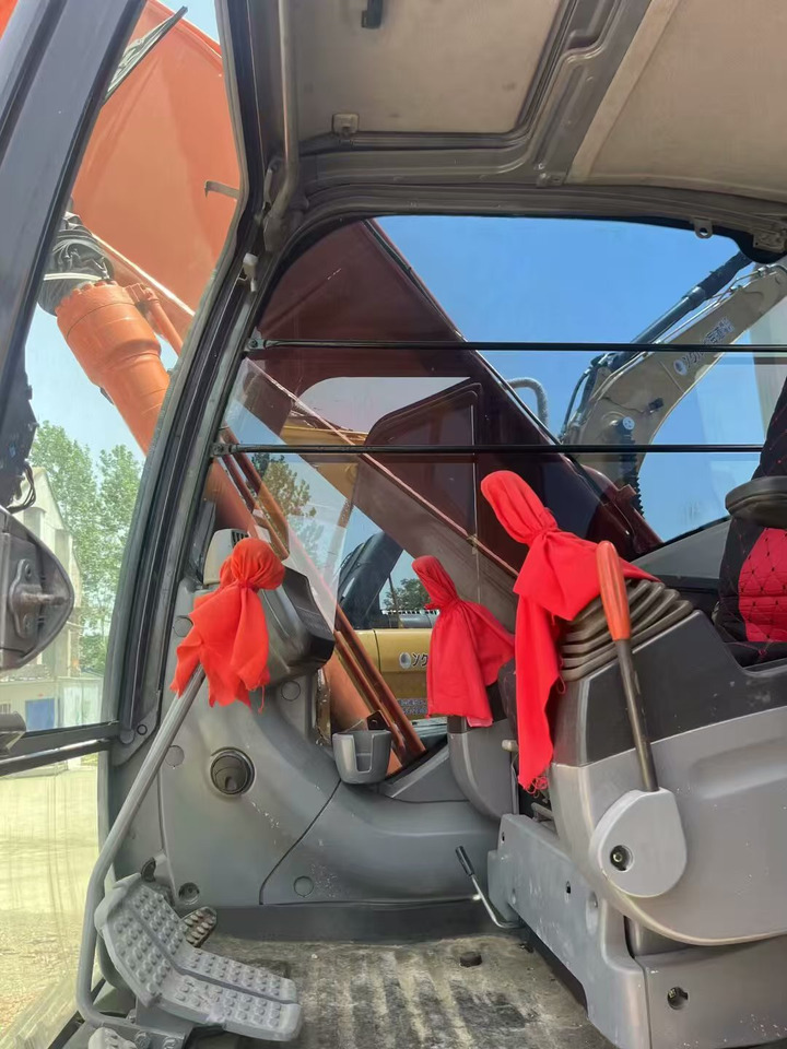 HITACHI ZX200 - Верижен багер: снимка 2 HITACHI ZX200 - Верижен багер: снимка 2