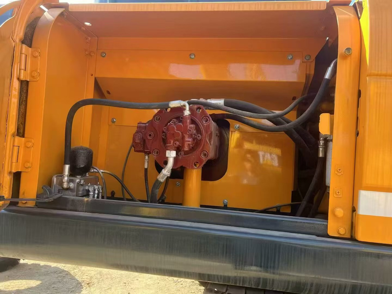 HYUNDAI R305-9 - Верижен багер: снимка 5 HYUNDAI R305-9 - Верижен багер: снимка 5