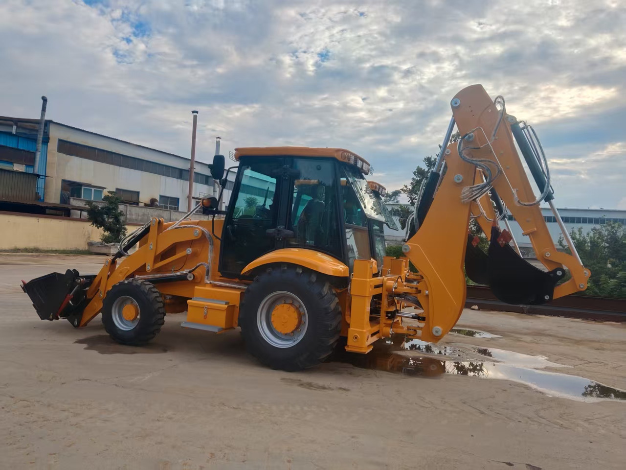 JCP ZY3CX - Багер-товарач: снимка 4 JCP ZY3CX - Багер-товарач: снимка 4