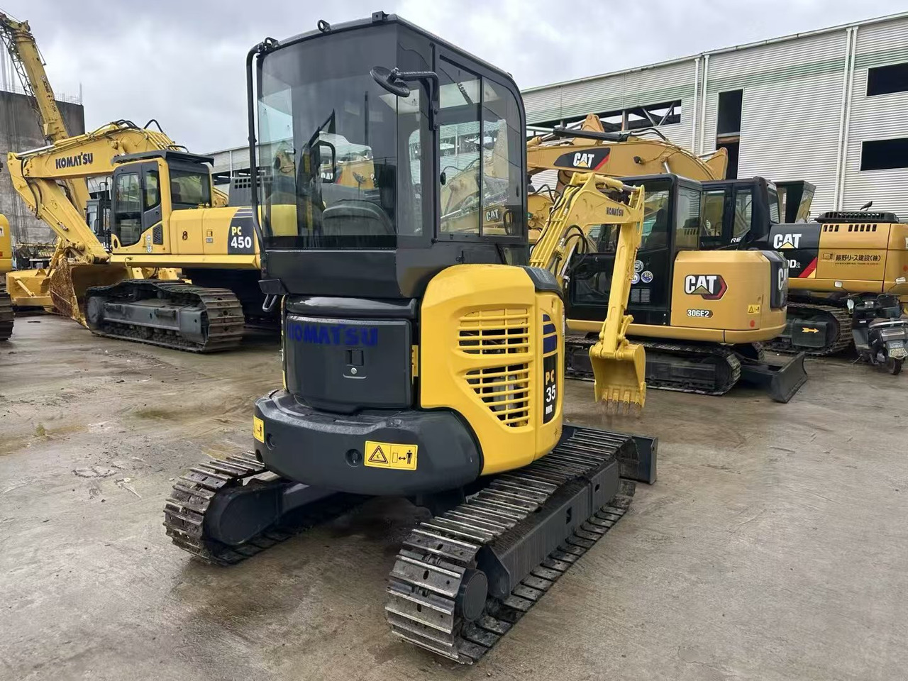 KOMATSU 35MR - Мини багер: снимка 2 KOMATSU 35MR - Мини багер: снимка 2