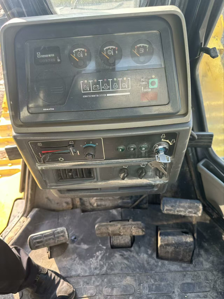 Булдозер KOMATSU D85E: снимка 19
