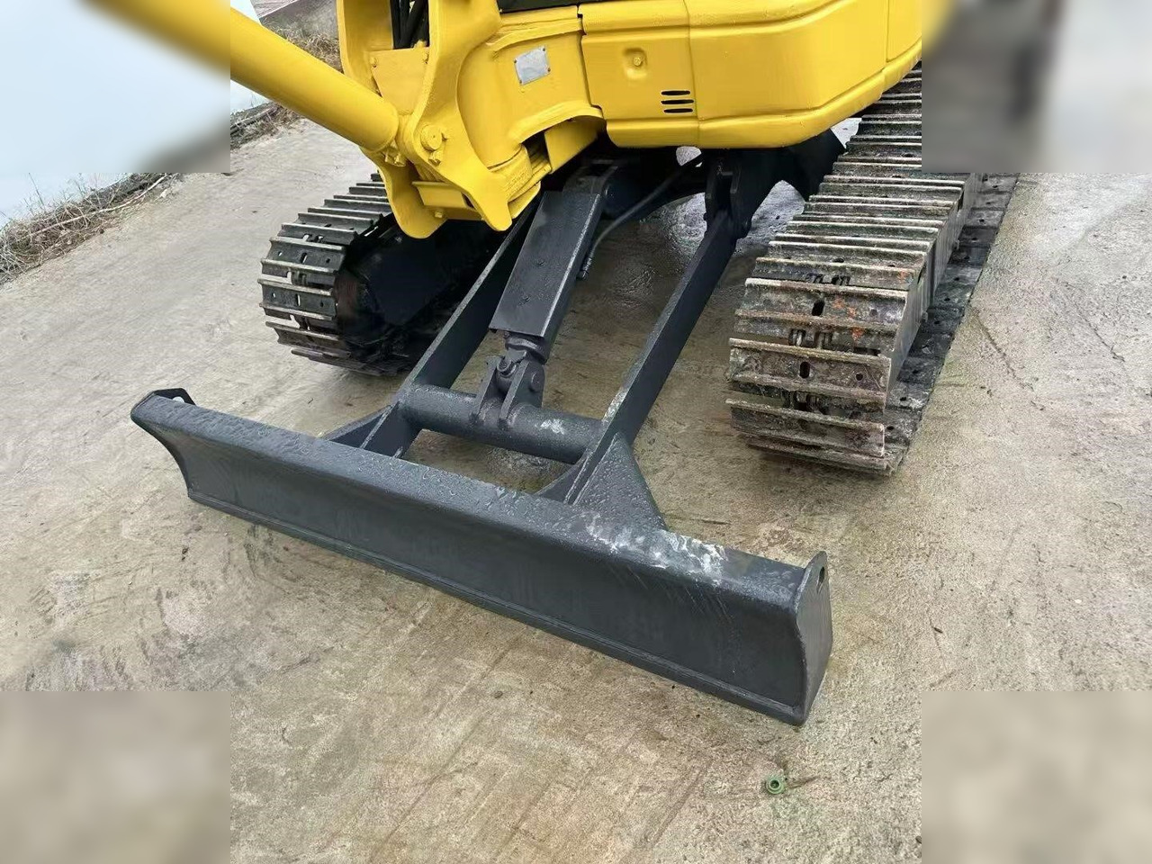 KOMATSU PC35MR - Мини багер: снимка 3 KOMATSU PC35MR - Мини багер: снимка 3