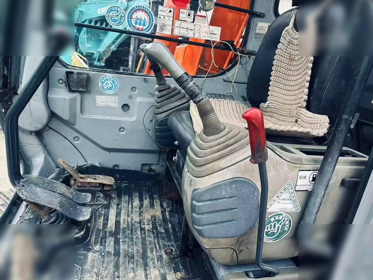 KOMATSU PC60 LC-5 - Верижен багер: снимка 4 KOMATSU PC60 LC-5 - Верижен багер: снимка 4
