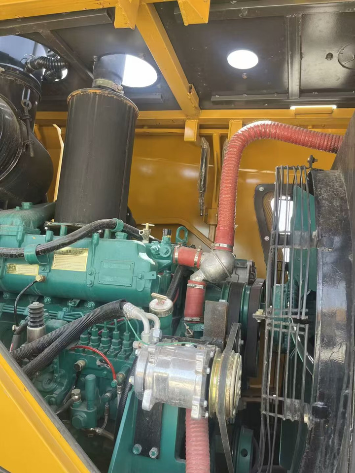 SDLG 958F - Верижен багер: снимка 3 SDLG 958F - Верижен багер: снимка 3