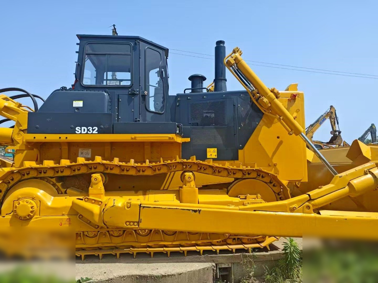 SHANTUI SD32 - Булдозер: снимка 1 SHANTUI SD32 - Булдозер: снимка 1