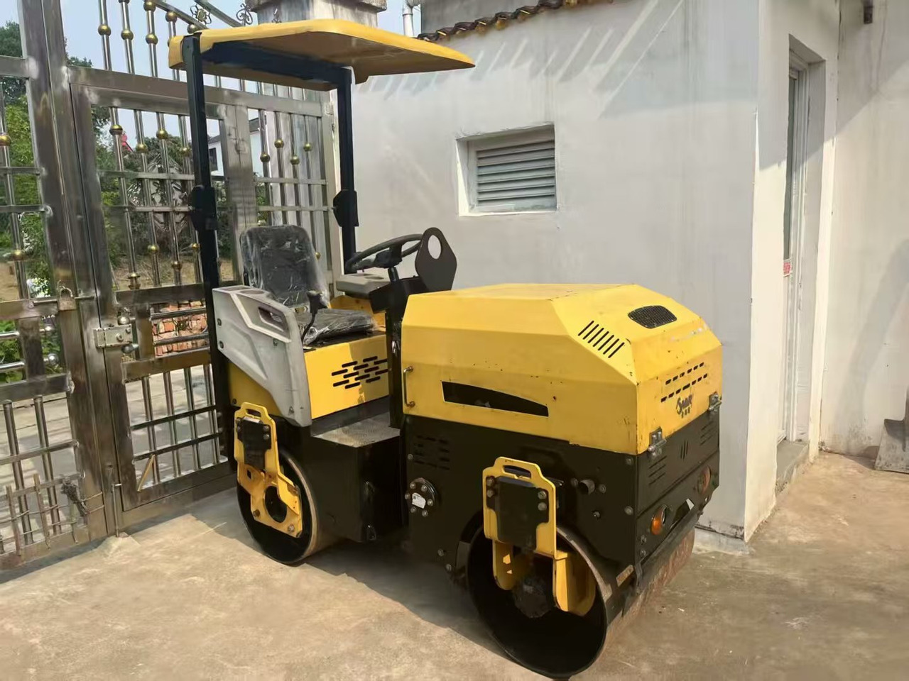 Double-drum vibratory mini roller - Валяк: снимка 1 Double-drum vibratory mini roller - Валяк: снимка 1