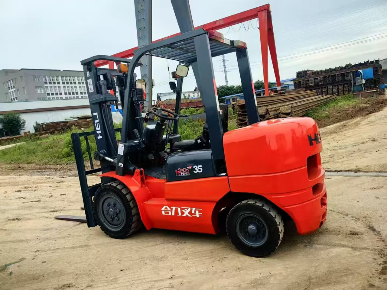 Heli 3.5ton - Вертикална работна платформа: снимка 5 Heli 3.5ton - Вертикална работна платформа: снимка 5