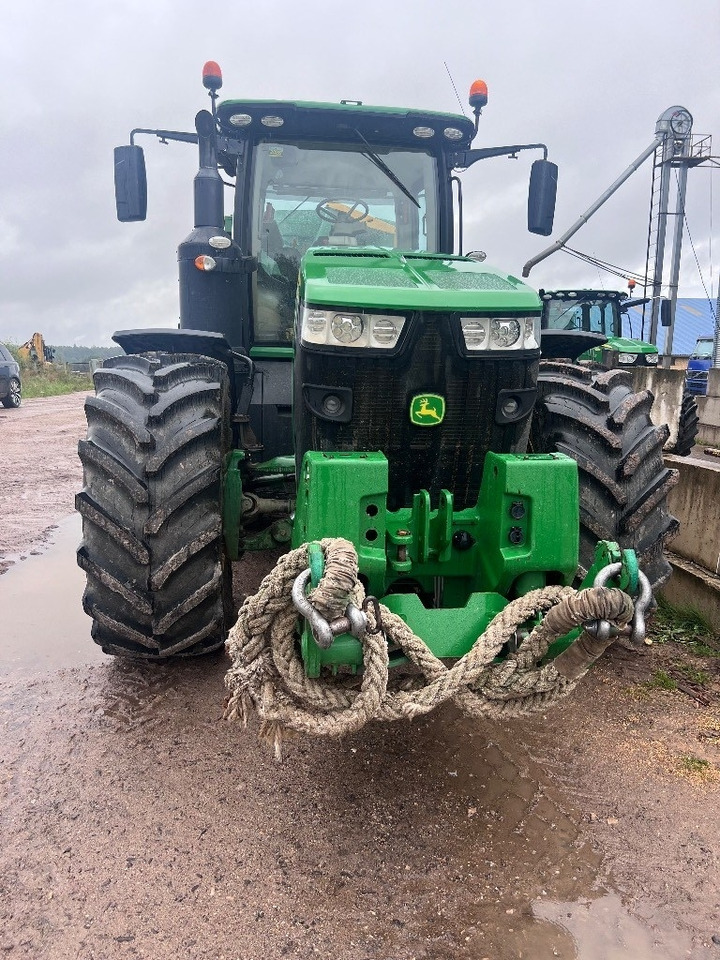 John Deere 8320R - Трактор: снимка 2 John Deere 8320R - Трактор: снимка 2