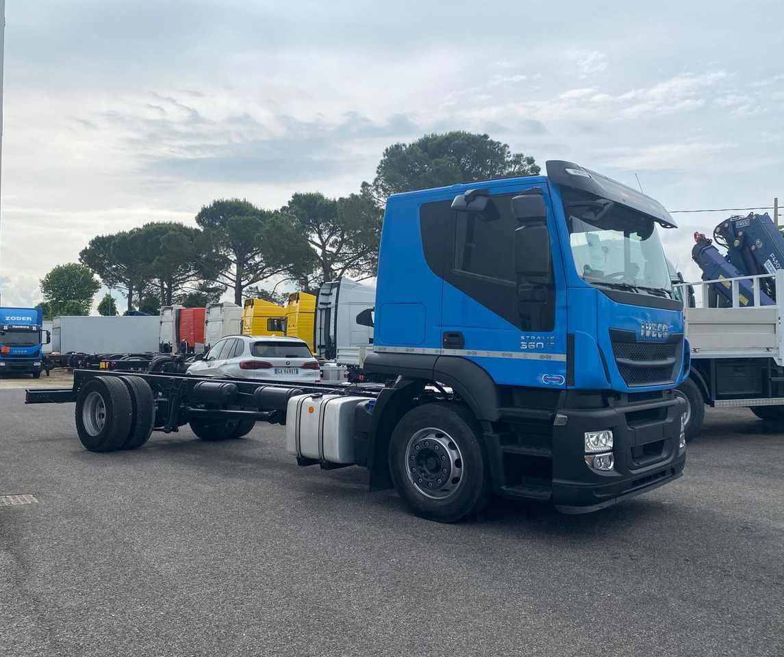 IVECO AT190S36 - Шаси кабина: снимка 2 IVECO AT190S36 - Шаси кабина: снимка 2