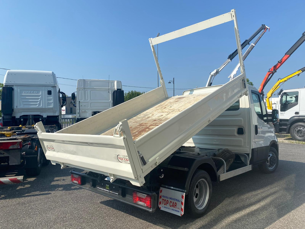 IVECO DAILY 35C12 - Бус самосвал: снимка 4 IVECO DAILY 35C12 - Бус самосвал: снимка 4