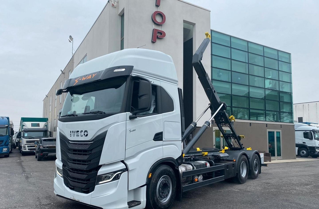 IVECO S-WAY 480 SCARRABILE FULL PNEUMATIC EURO 6 - Мултилифт с кука камион: снимка 2 IVECO S-WAY 480 SCARRABILE FULL PNEUMATIC EURO 6 - Мултилифт с кука камион: снимка 2