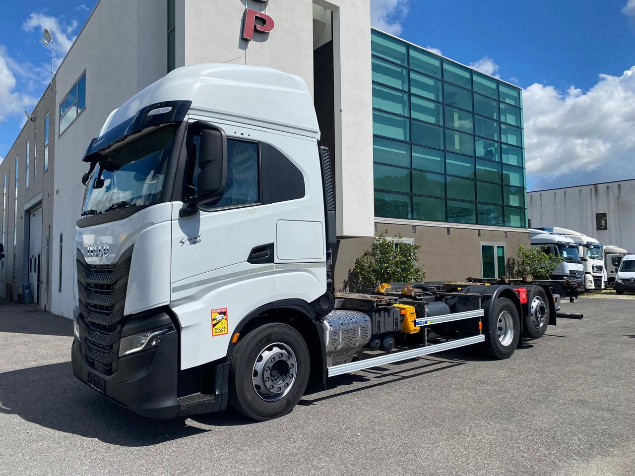 IVECO S-WAY AS260S48 - Контейнеровоз/ Сменна каросерия камион: снимка 1 IVECO S-WAY AS260S48 - Контейнеровоз/ Сменна каросерия камион: снимка 1