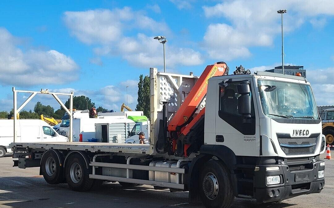 IVECO STRALIS 360 CASSONE FISSO E GRU PALFINGER - Бордови камион, Камион с кран: снимка 2 IVECO STRALIS 360 CASSONE FISSO E GRU PALFINGER - Бордови камион, Камион с кран: снимка 2