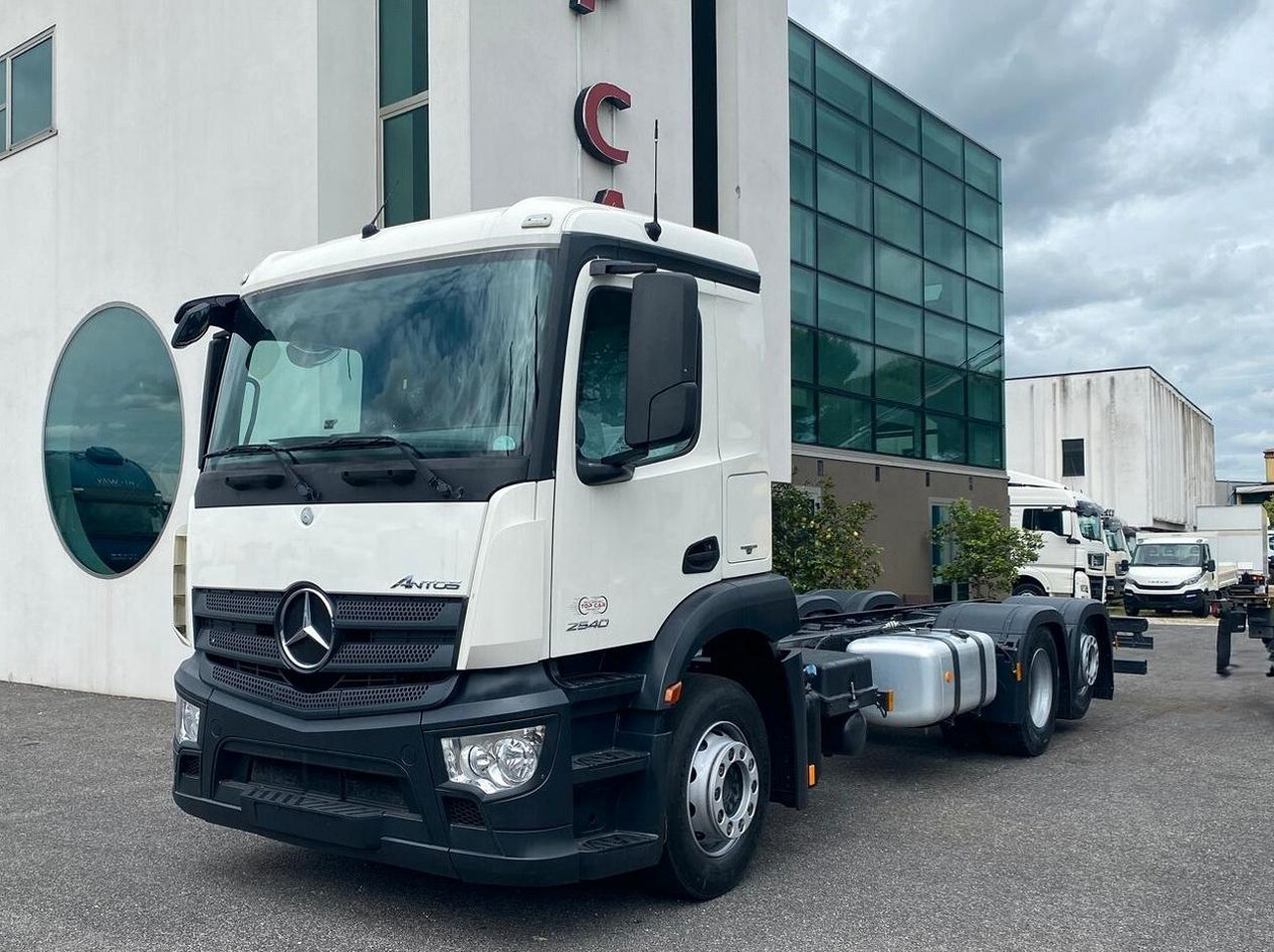 MERCEDES ANTOS 25.40 MOTRICE 3 ASSI TELAIO - Шаси кабина: снимка 2 MERCEDES ANTOS 25.40 MOTRICE 3 ASSI TELAIO - Шаси кабина: снимка 2