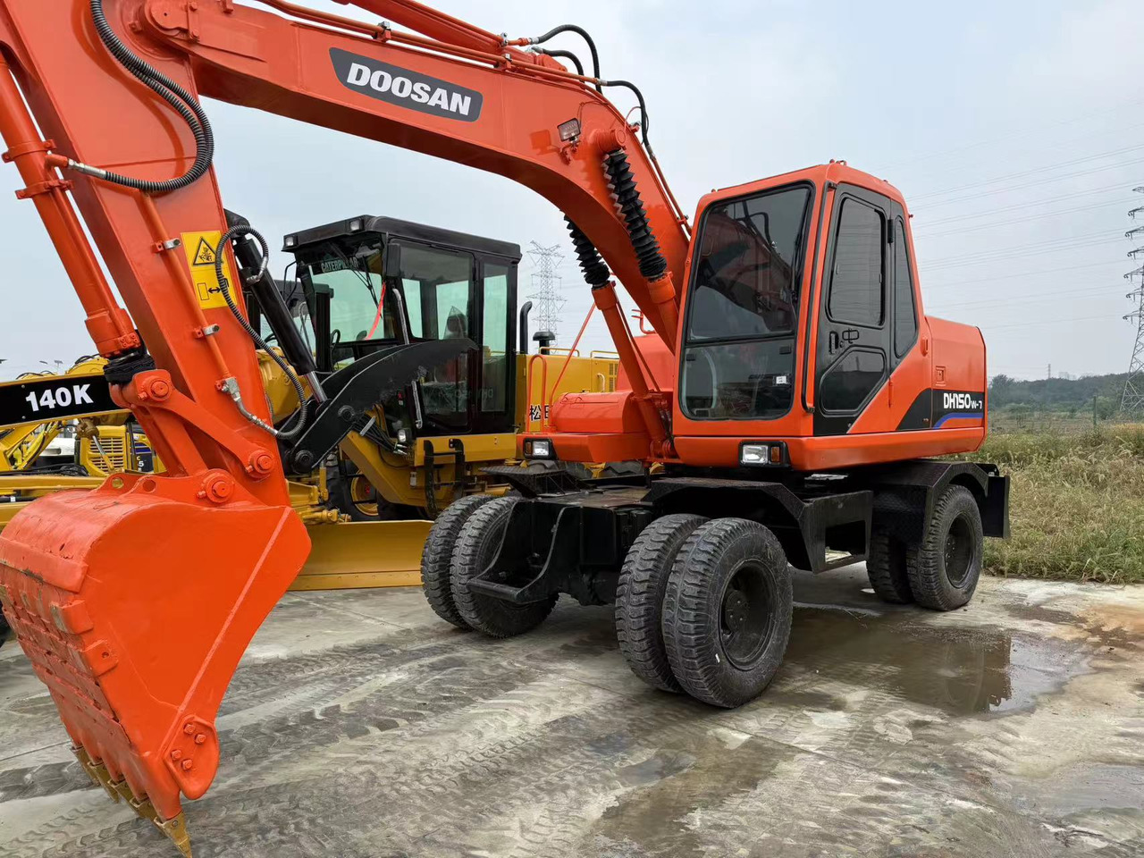 DOOSAN Good Condition Original Doosan DH150w-7 Wheel Excavator 15 Tons Used Doosan Dh150w-7 Excavator Used Wheel Excavator for Sale - Колесен багер: снимка 1 DOOSAN Good Condition Original Doosan DH150w-7 Wheel Excavator 15 Tons Used Doosan Dh150w-7 Excavator Used Wheel Excavator for Sale - Колесен багер: снимка 1