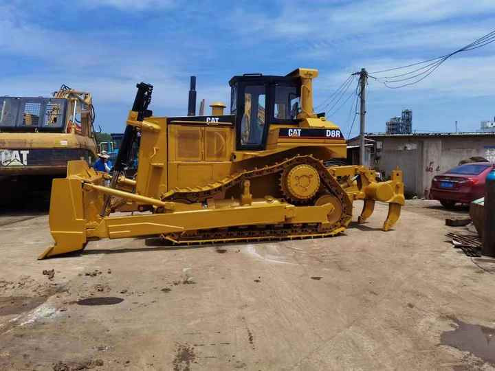 Hot Sale Used Original Japan Cat D8r Bulldozer/Big Dozer D 8 D7 Used D7r Bulldozer - Булдозер: снимка 4 Hot Sale Used Original Japan Cat D8r Bulldozer/Big Dozer D 8 D7 Used D7r Bulldozer - Булдозер: снимка 4