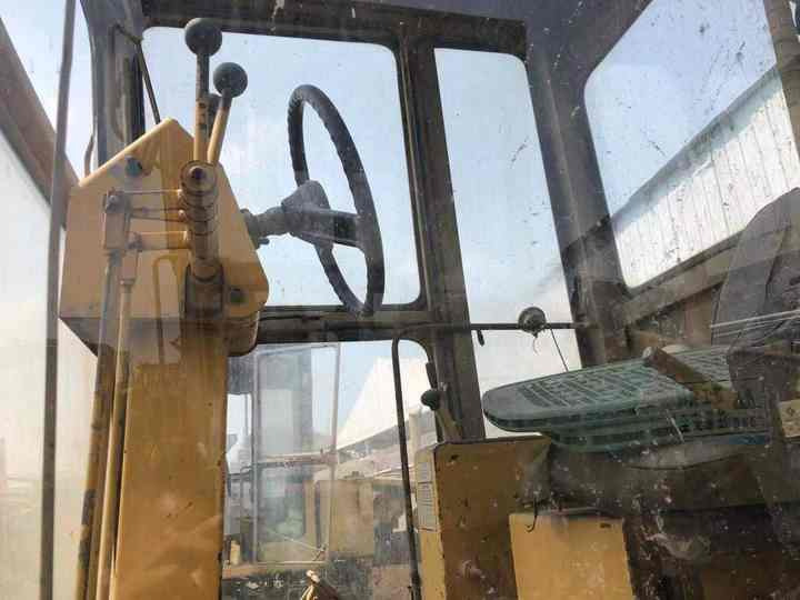 Japan Komatsu GD511 Motor Grader Cheap Price Komatsu Road Grader GD511 Good Condition in China - Грейдер: снимка 4 Japan Komatsu GD511 Motor Grader Cheap Price Komatsu Road Grader GD511 Good Condition in China - Грейдер: снимка 4