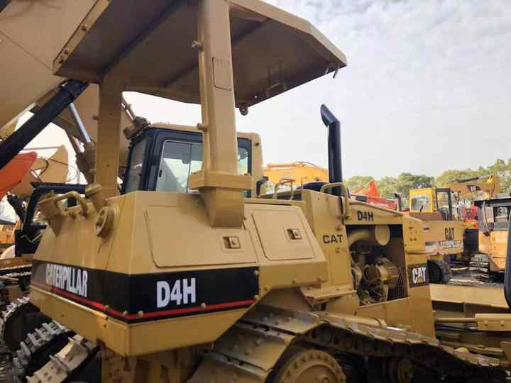 Nice Condition D4h Cat Bulldozer CAT Used Dozer for Sale - Булдозер: снимка 4 Nice Condition D4h Cat Bulldozer CAT Used Dozer for Sale - Булдозер: снимка 4