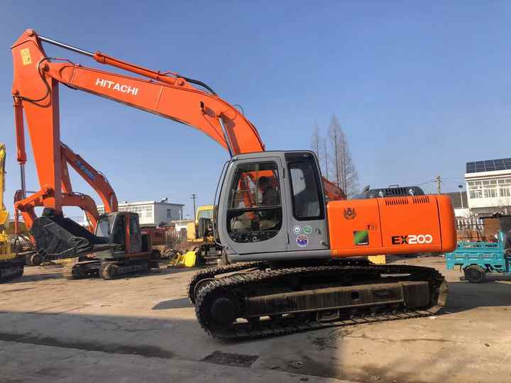 Original Japan Hitachi ZX200 Excavator Hitachi Excavator in Low Price for Hot Sale - Верижен багер: снимка 3 Original Japan Hitachi ZX200 Excavator Hitachi Excavator in Low Price for Hot Sale - Верижен багер: снимка 3